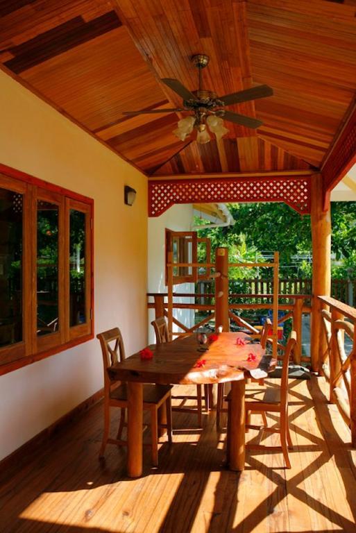 Jms Ventures Guesthouse - Private Pool ラ・ディーグ島 エクステリア 写真