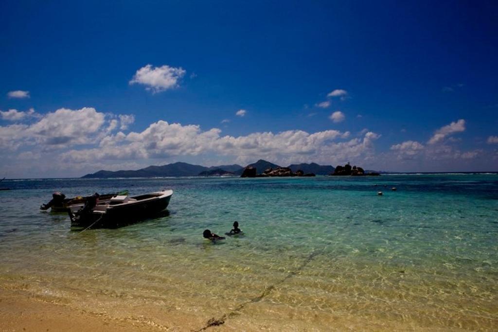 Jms Ventures Guesthouse - Private Pool ラ・ディーグ島 エクステリア 写真